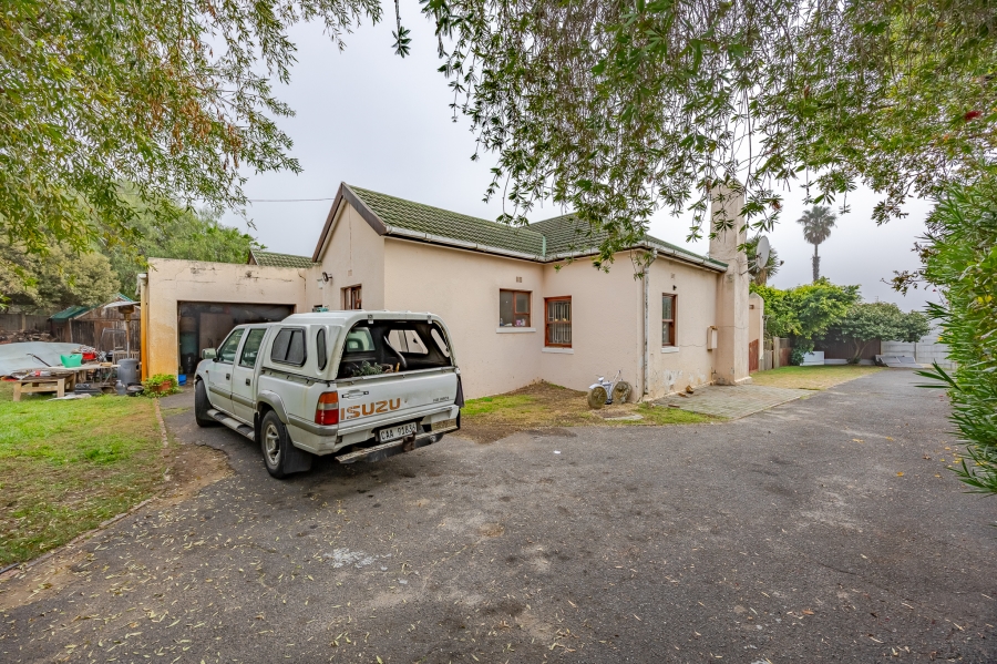 4 Bedroom Property for Sale in Lakeside Western Cape